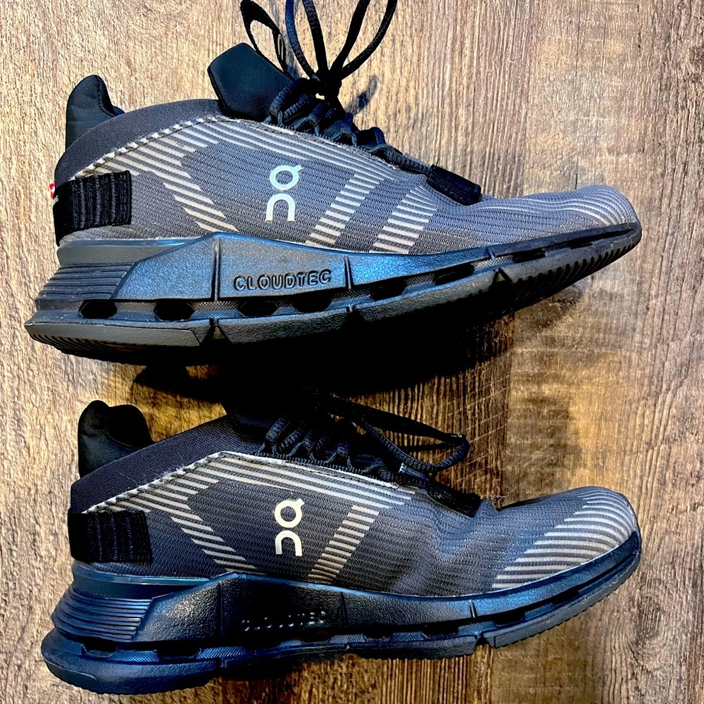 Like new women’s Cloudnova 2